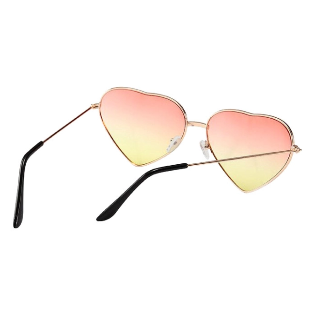 солнцезащитные очки в форме сердца