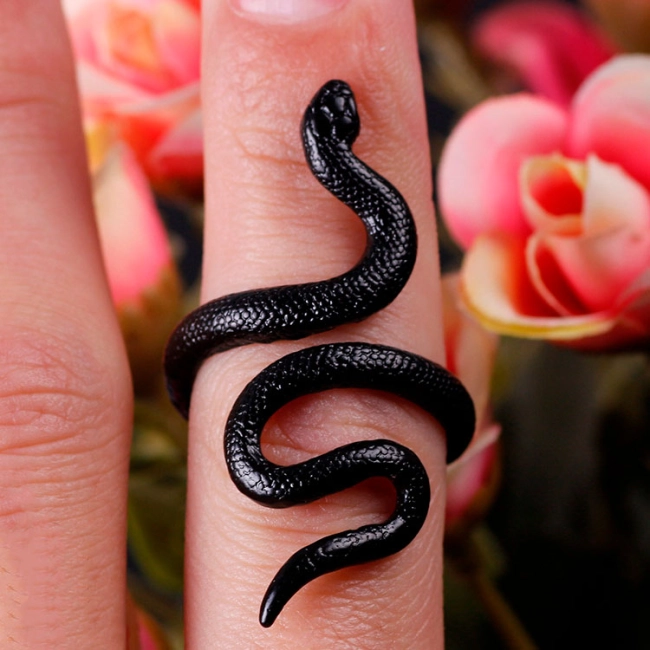 кільце у вигляді змії