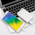 зовнішній акумулятор для заряджання смартфона