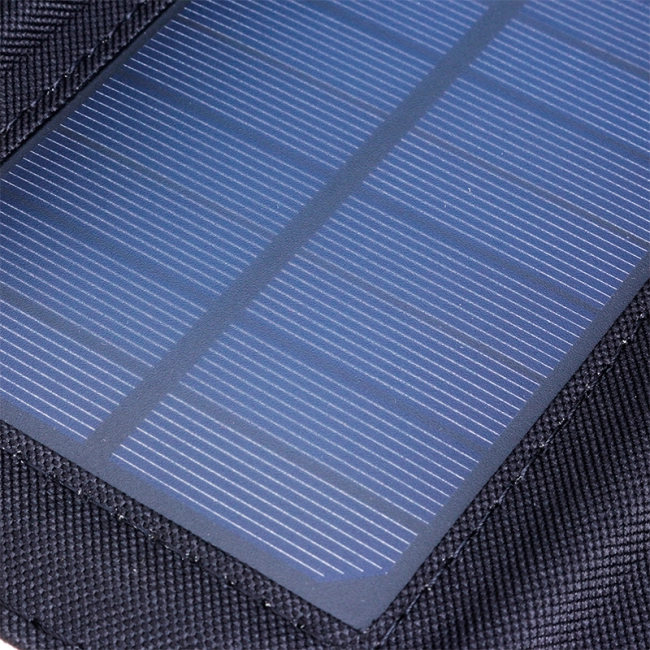 сонячна панель для заряджання смартфона