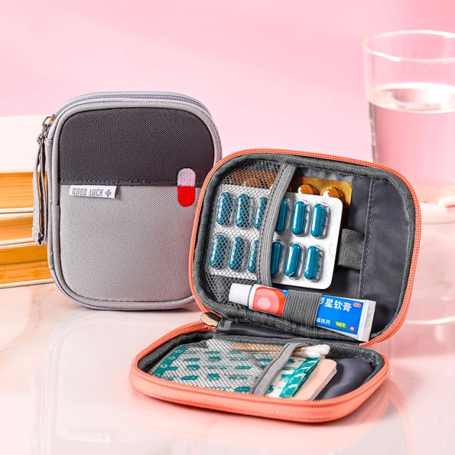 дорожный органайзер под медикаменты