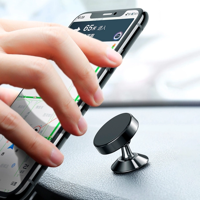 магнитный держатель для смартфона на торпеду