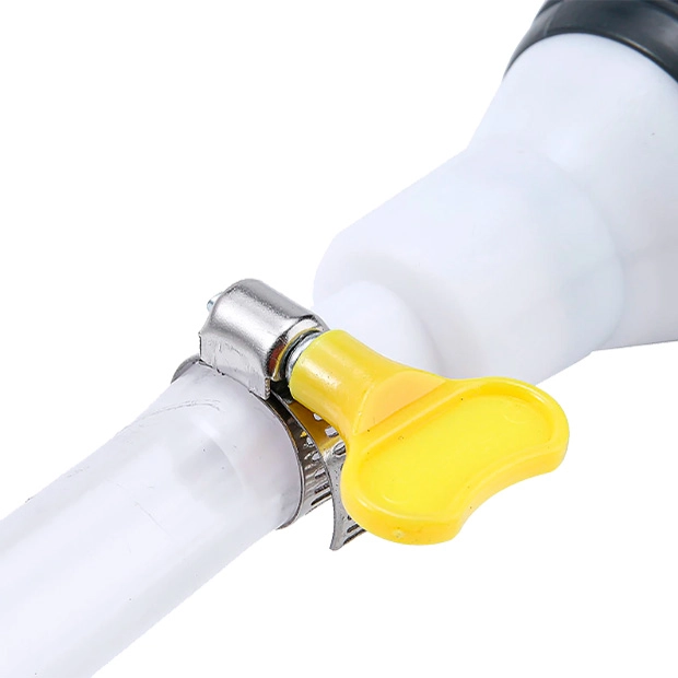 ручной насос для перекачки топлива или масла