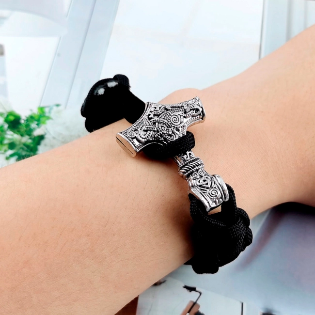 браслет на руку паракордовый