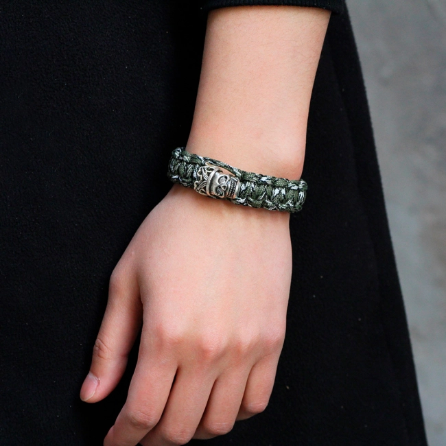 паракордовый браслет череп