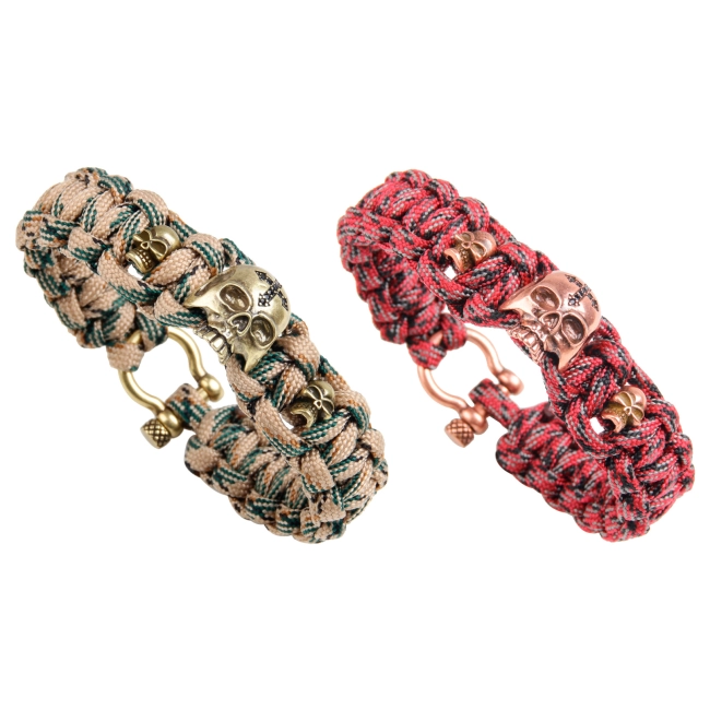 браслет на руку с черепами