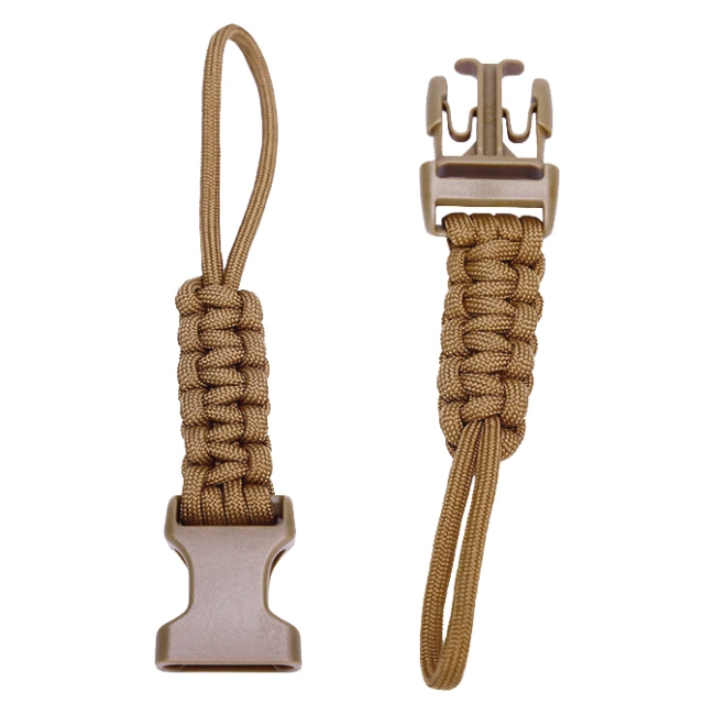 брелок с плетеного паракорда