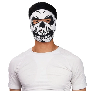 маска для обличчя з черепом