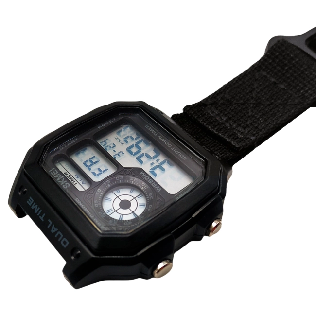 годинник на карабіні цифровий