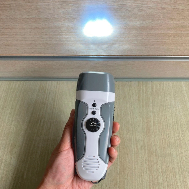 ліхтарик динамо з usb