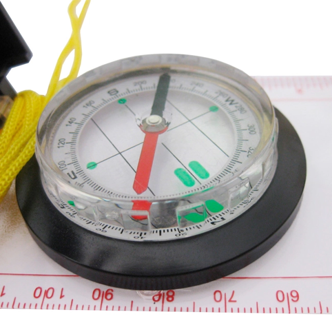 компас с зеркалом и линейкой