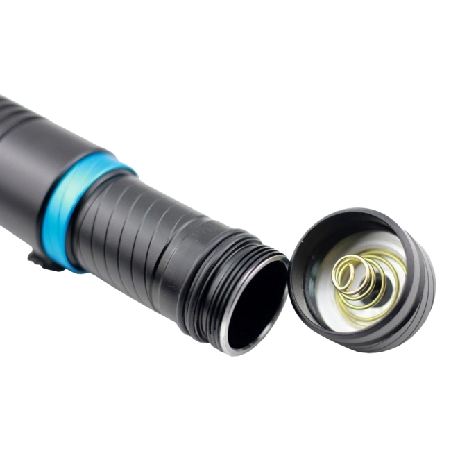 ручной водонепроницаемый фонарик