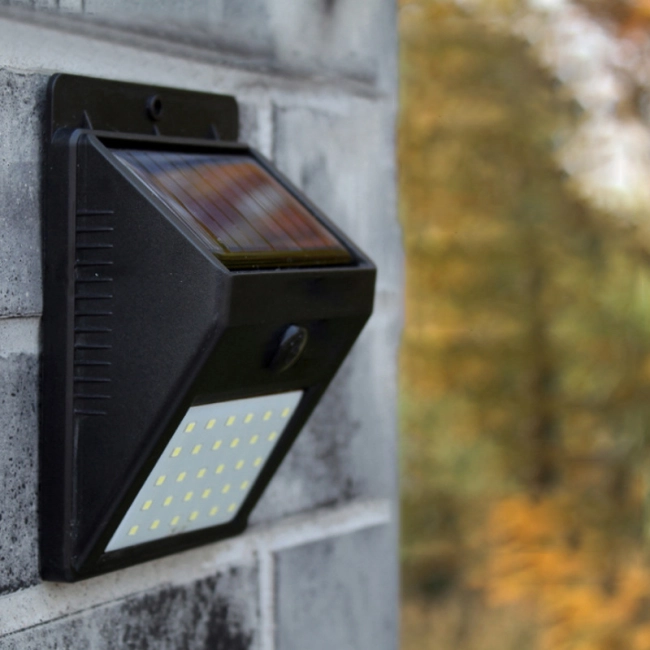 світильник для вуличного освітлення сонячний