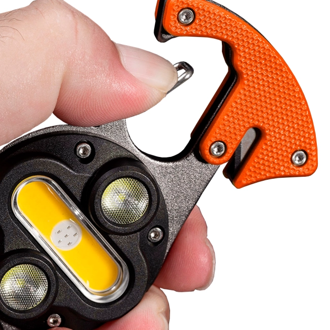 ліхтарик із двома карабінами