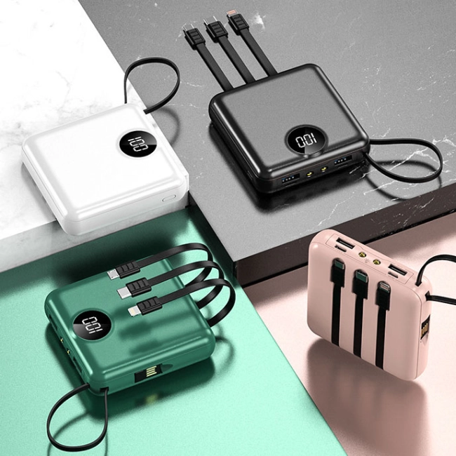 повербанк с зарядными проводами