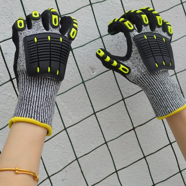 перчатки с функцией защиты от порезов