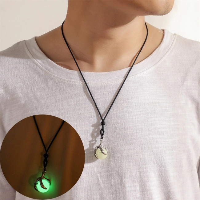 кулон який світиться в темряві