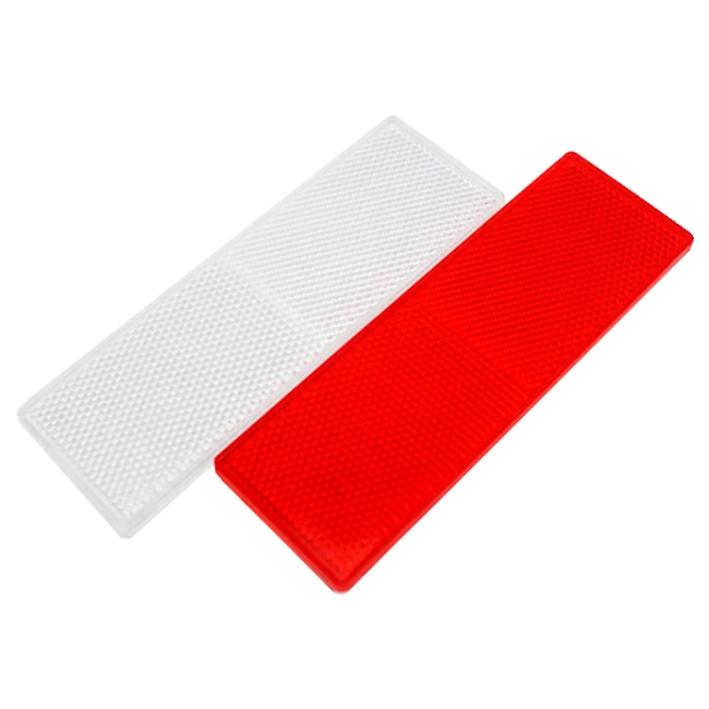 красная и белая светоотражающая полоса