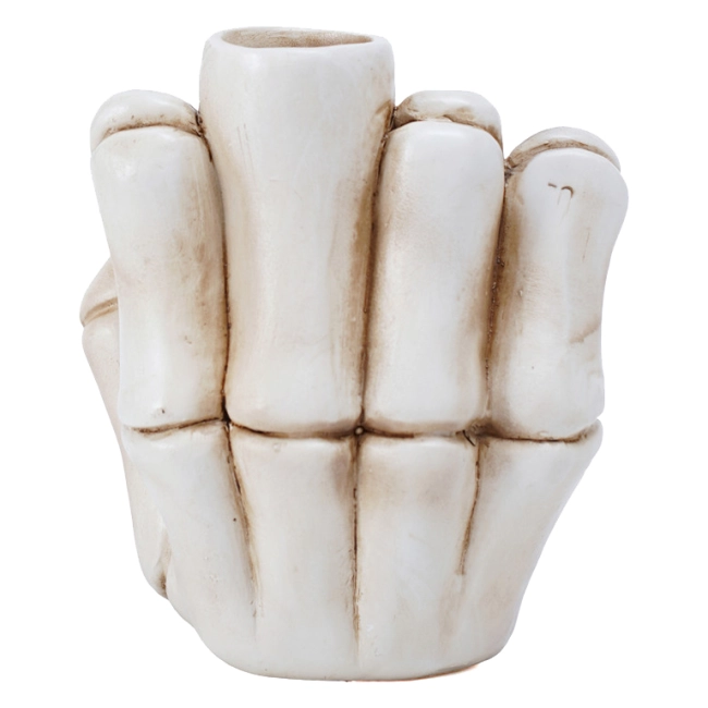 свічник у вигляді руки із середнім пальцем