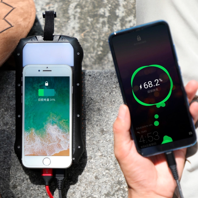 повербанк із сонячною батареєю та бездротовою зарядкою