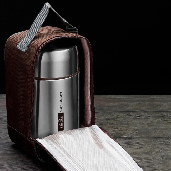 пищевой термос с приборами для еды