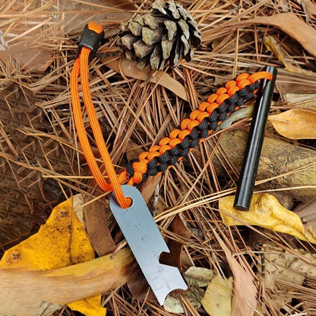 кресало для виживання з паракордом