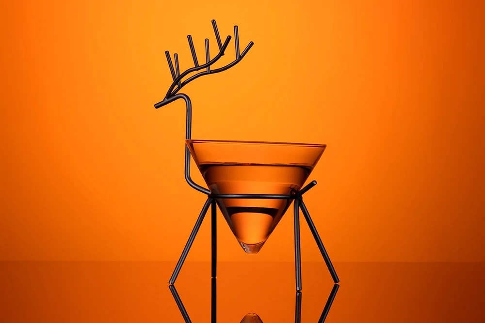 Келих із підставкою оленя