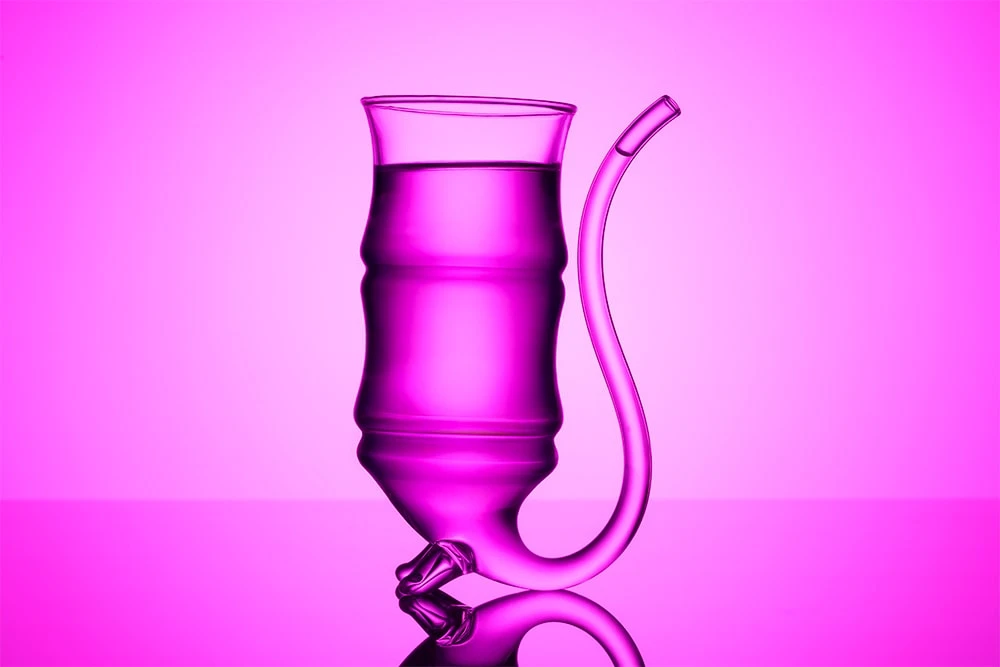 Келих вампіра з трубочкою