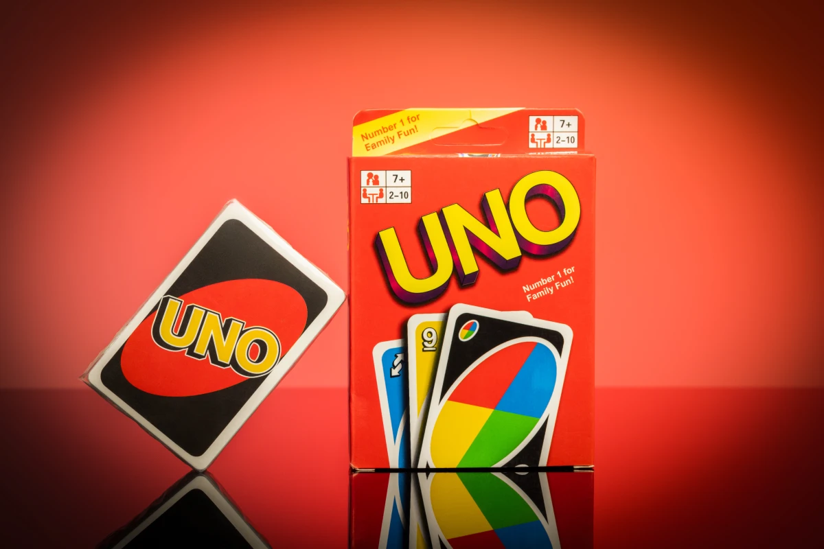 Настільна гра уно (UNO) для дітей і дорослих з 108 карт