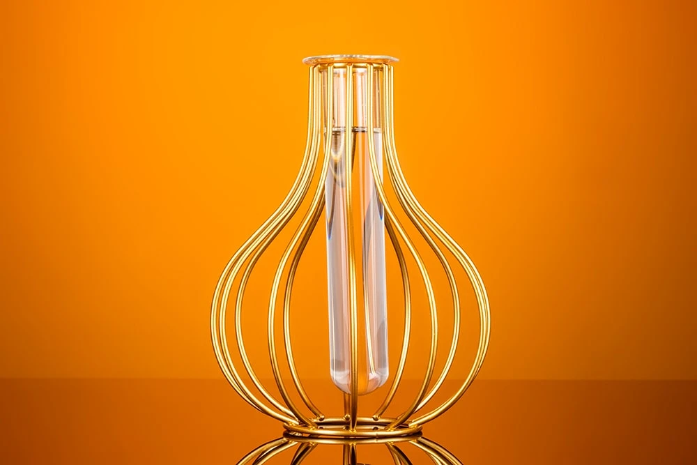 Ваза квіткова металева