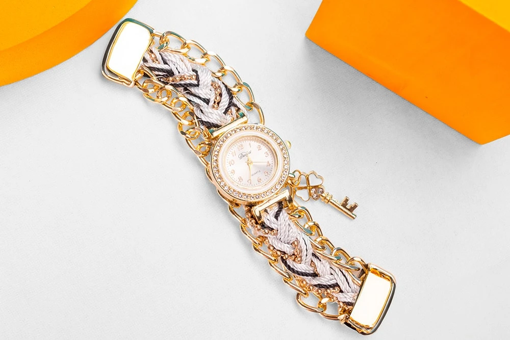 Женские наручные часы-браслет