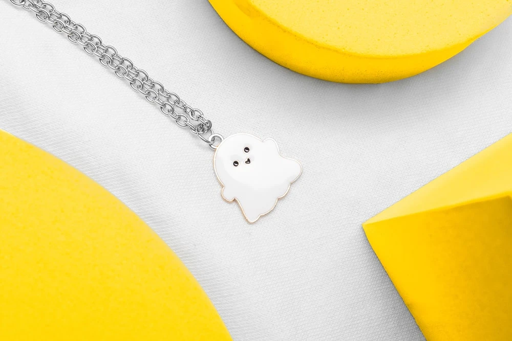 Кулон із привидом