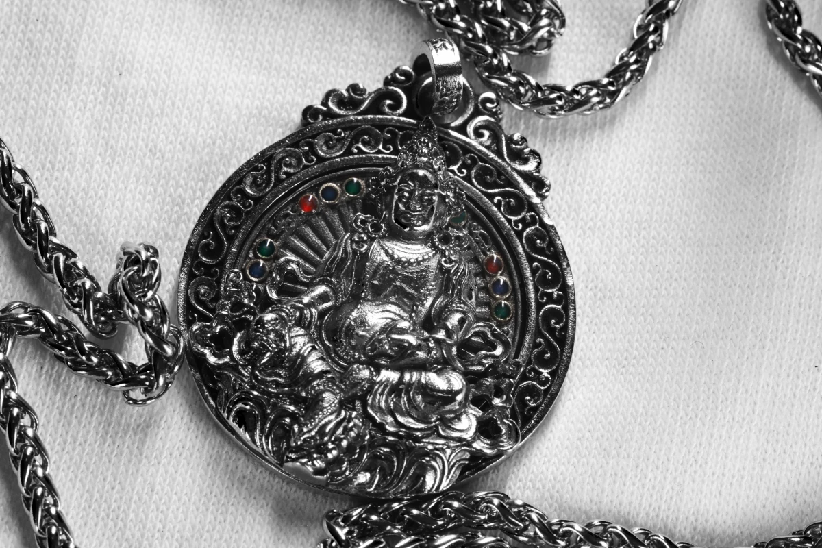 Кулон с цепочкой Бог богатства Хуан