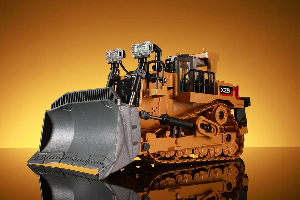 Бульдозер на пульте управления