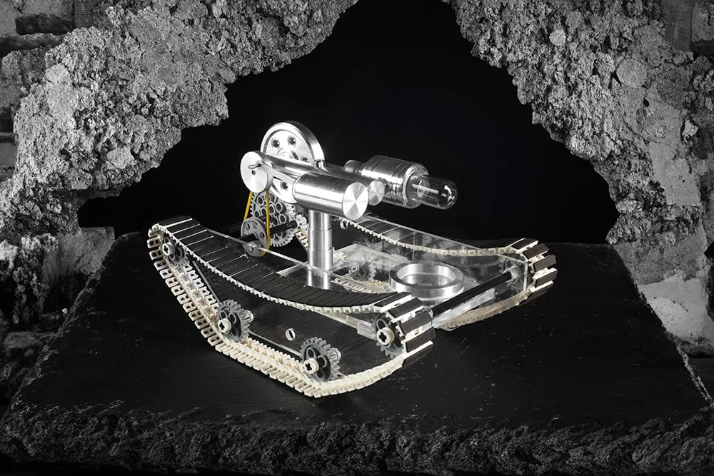 Модель двигун Стірлінга на гусеницях