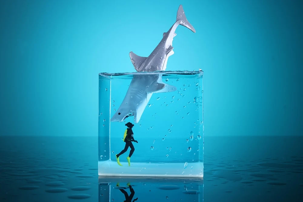 Фігурка куб з акулою та дайвером