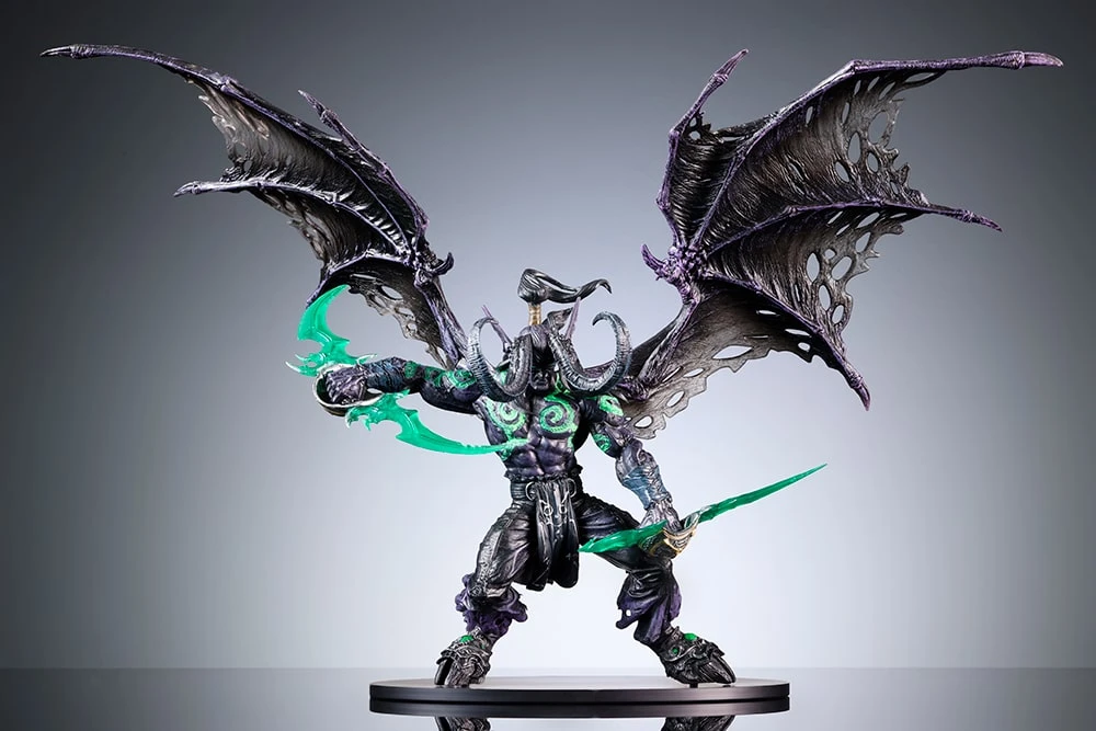 Фигурка Иллидана с World of Warcraft