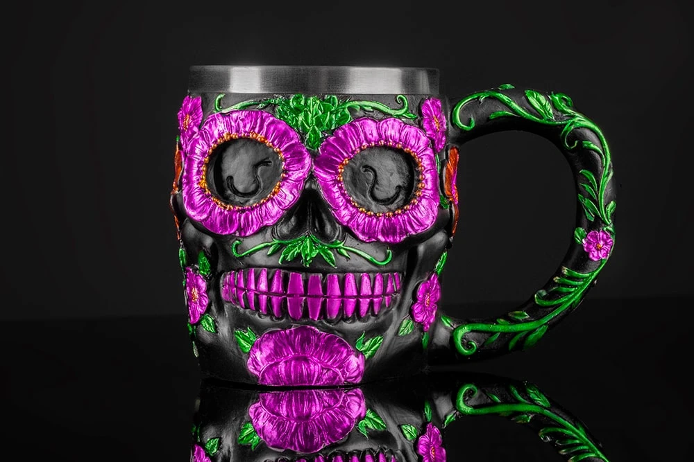 Готическая кружка с сахарным черепом