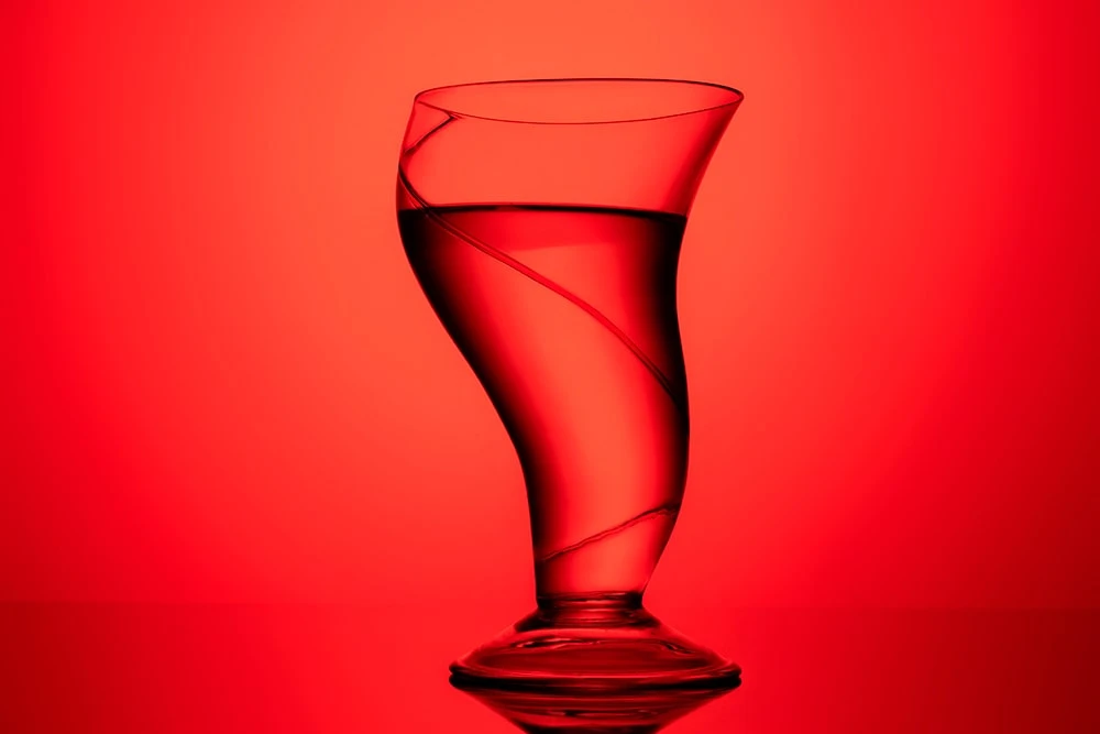 Коктейльний келих із хвилями у вигляді торнадо (450 мл)