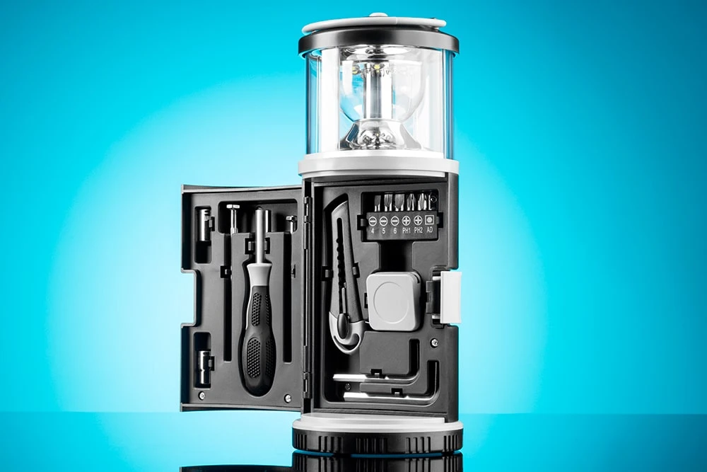 Багатофункціональний кемпінговий ліхтар з інструментами