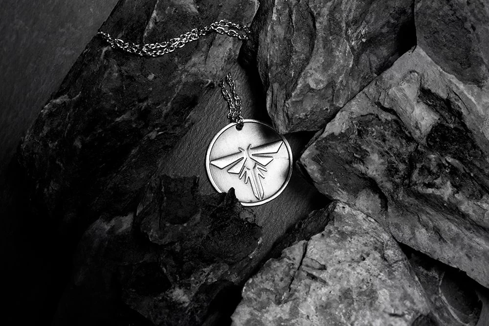 Подвеска Один из нас на шею