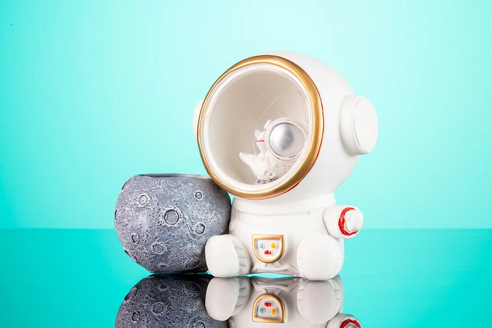 Ночник-подставка космонавт с луной