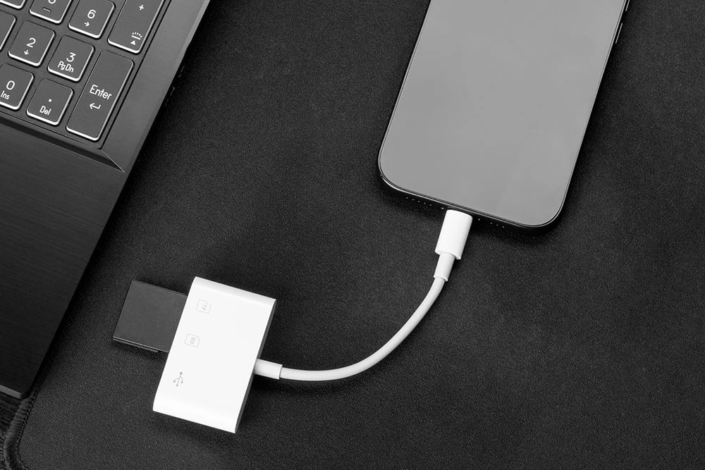 Пристрій для зчитування карток пам'яті з роз'ємом Type-C