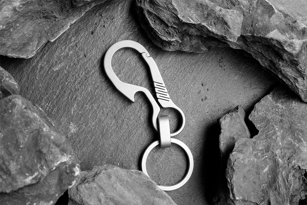 Брелок с открывашкой на ключи