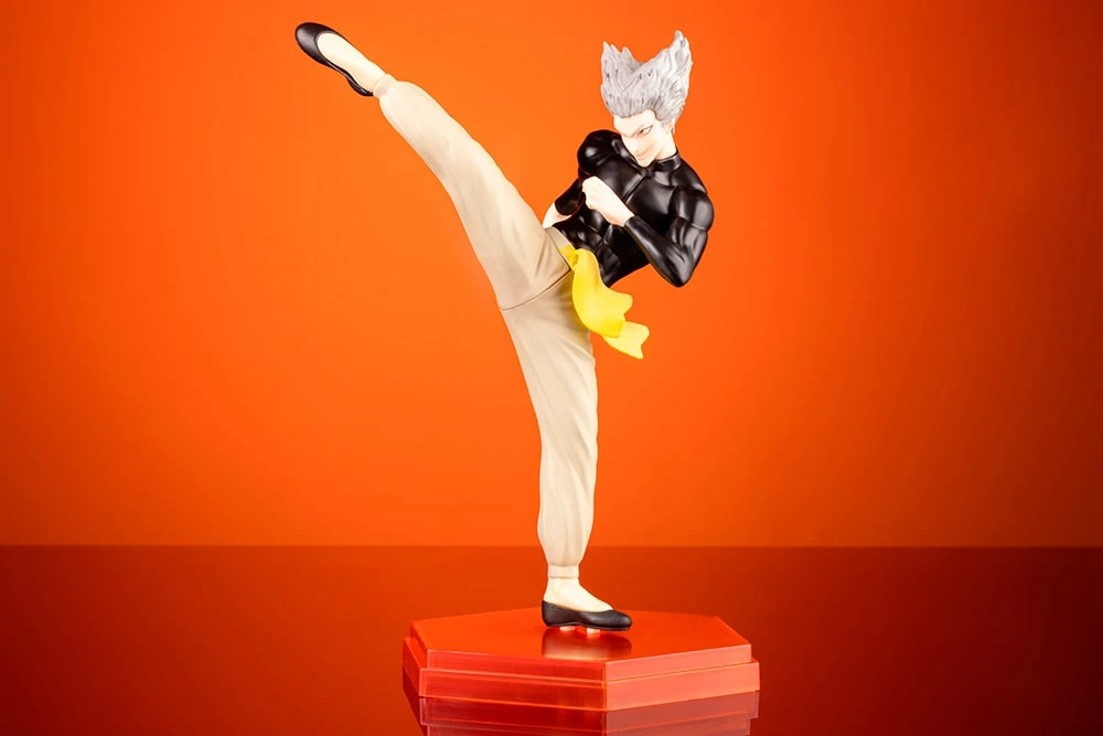 Фігурка з Гароу з One Punch Man