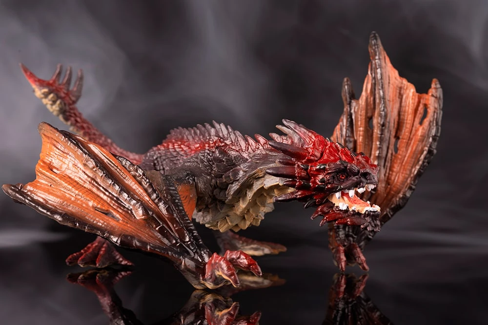 Коллекционна фигурка с драконом