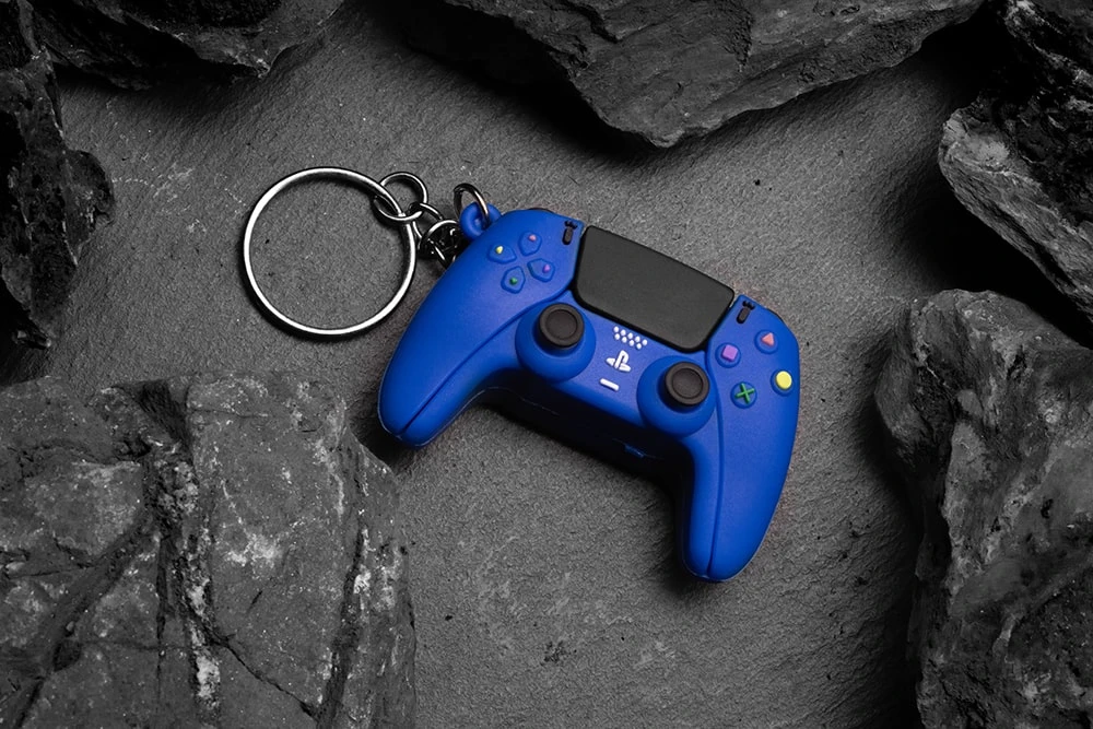 Брелок с контроллером PS5