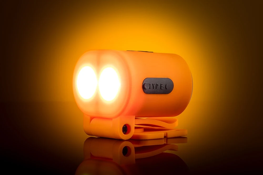 Ліхтарик для походу з кліпсою