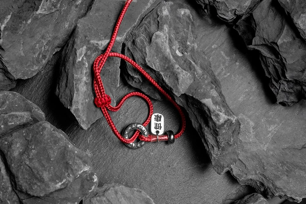 Китайский браслет на кисть