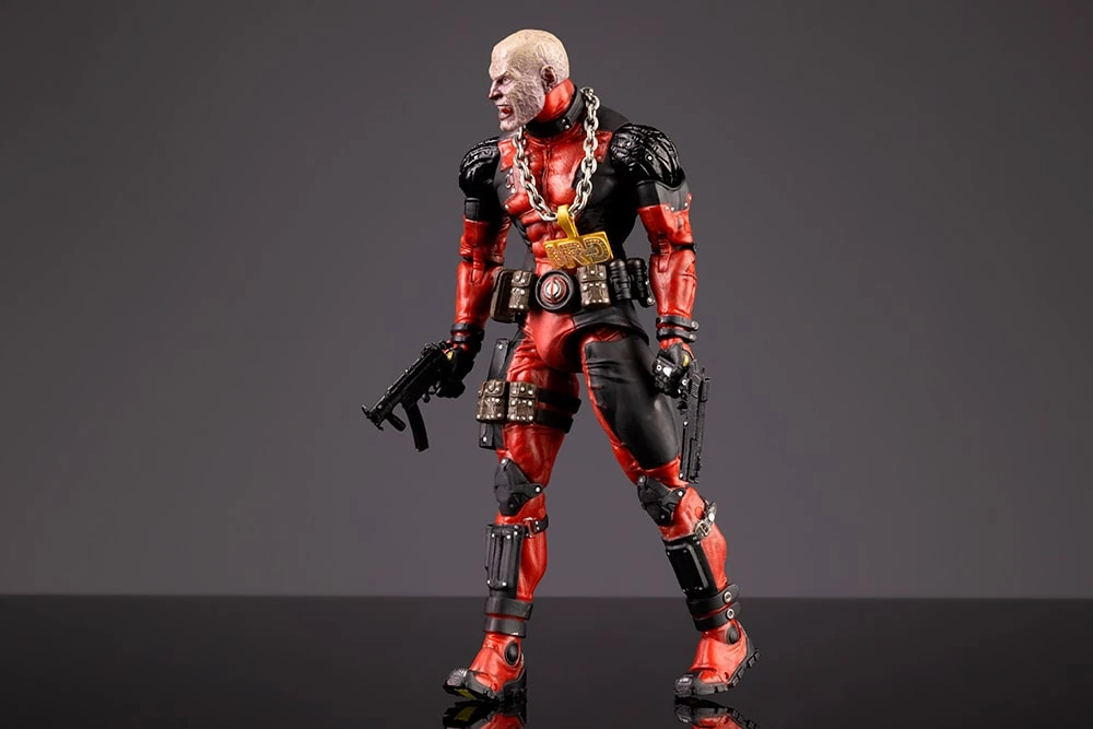 Статуэтка с Дэдпулом и аксессуарами